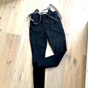 GUESS jeans high rise w suspenders
